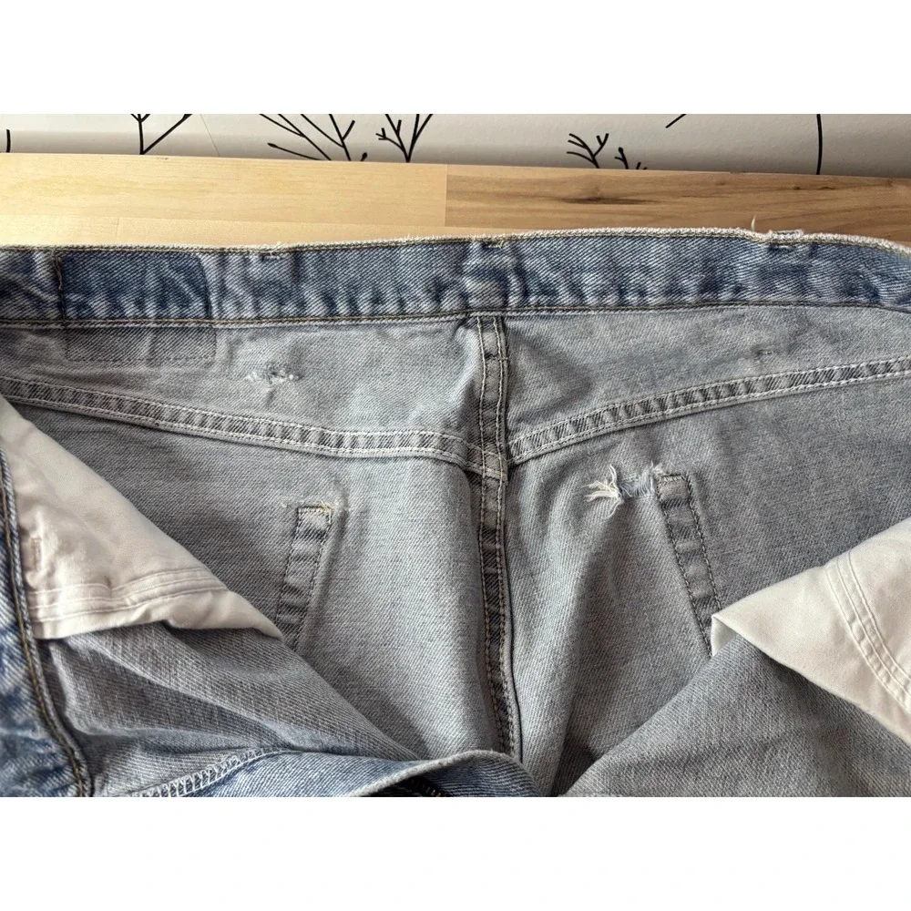 Men's Wrangler 38 Relaxed Fit Denim Bermuda Shorts Blue Medium Wash